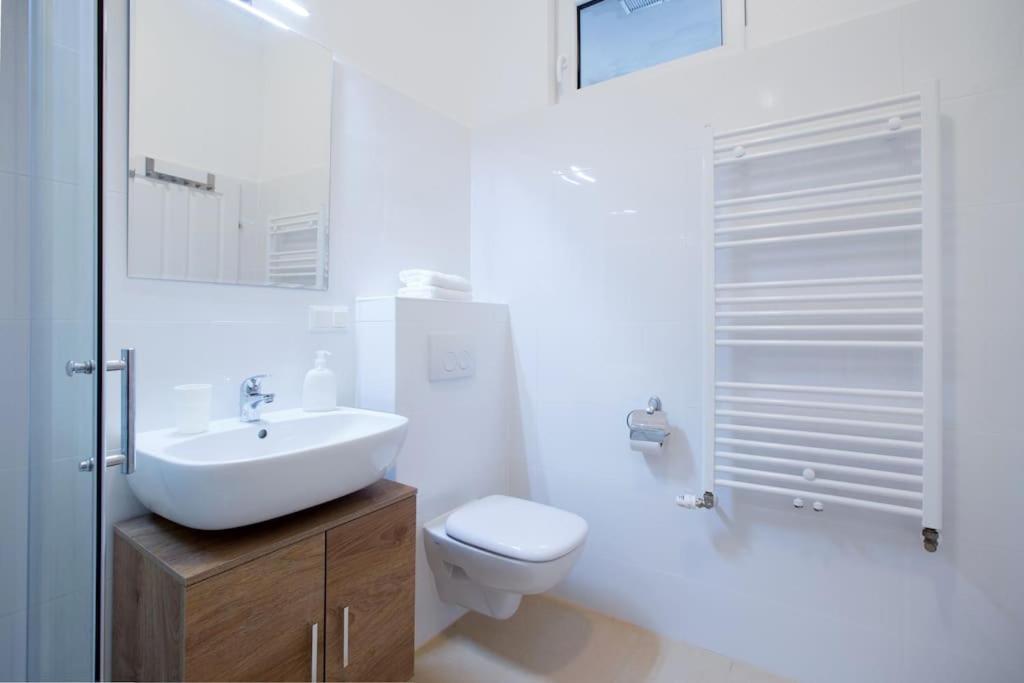Prater Studio Next Fair, Un, Wu And City Center Apartamento Viena Exterior foto